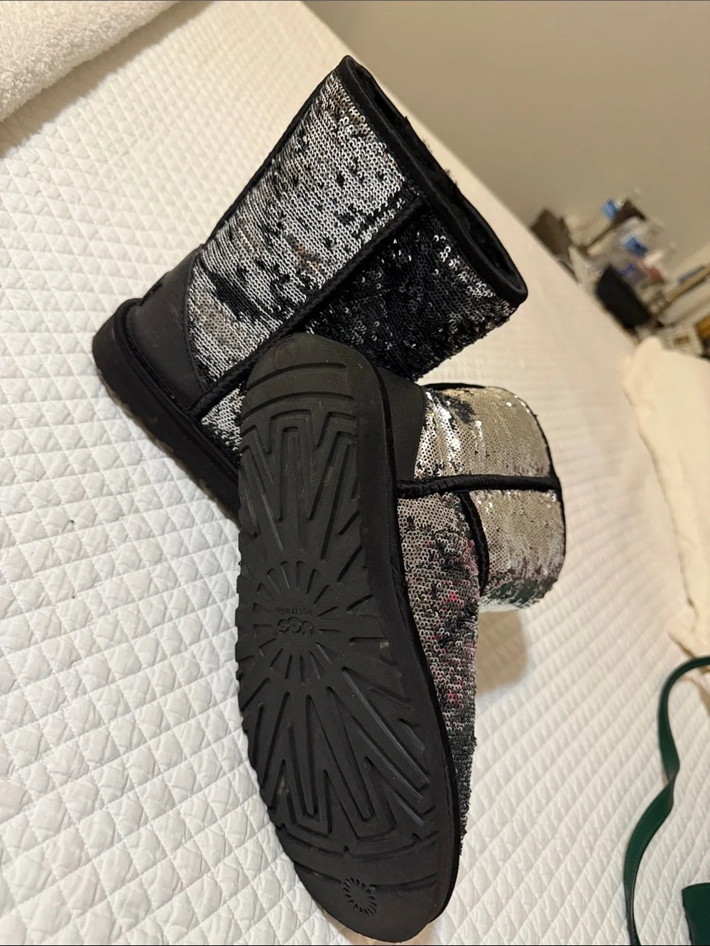 UGG stylish black